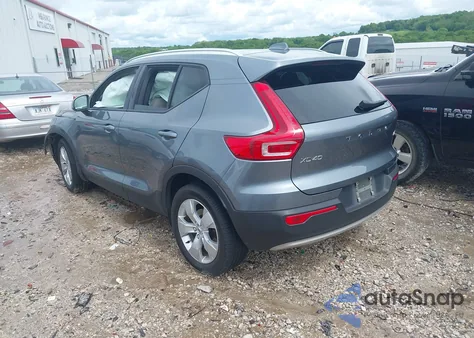 2019 Volvo Xc40 T5 Momentum z USA, uszkodzony, nr VIN YV4162UK7K2075731